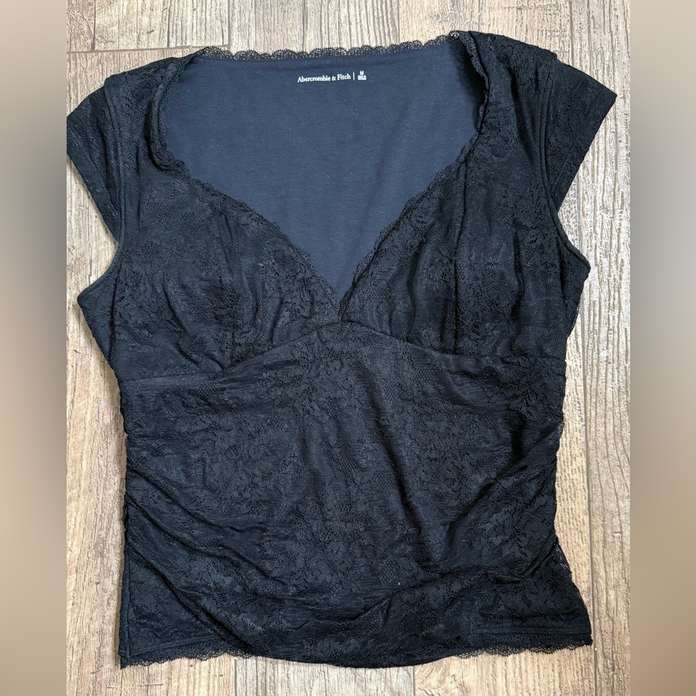 Abercrombie & Fitch Bra- Free Lace Top - Picture 3 of 3